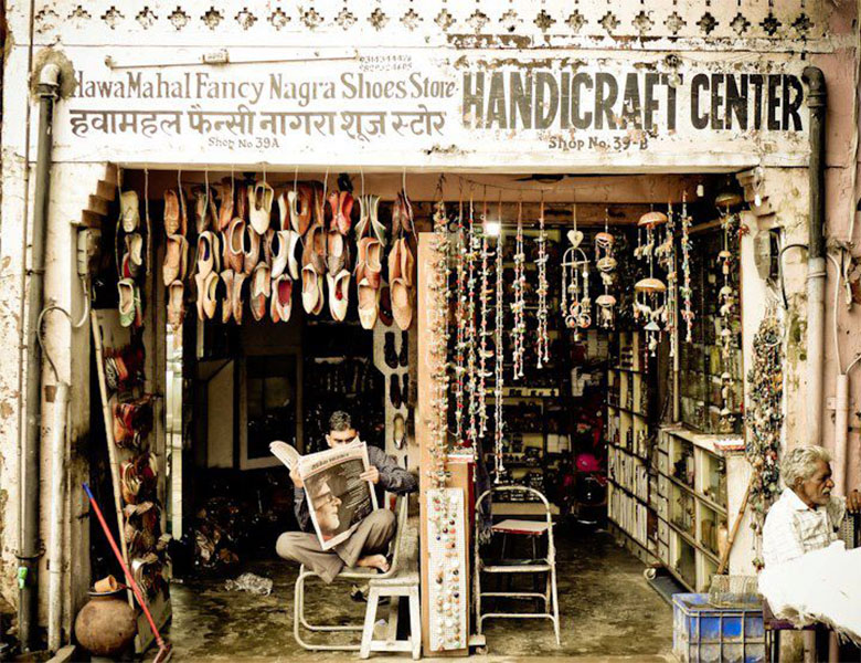 Business-is-slow-for-this-Handicraft-Shoe-Vendor-in-Jaipur1