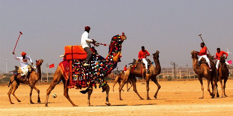 Camel-Polo-in-the-Desert-e1426756308735